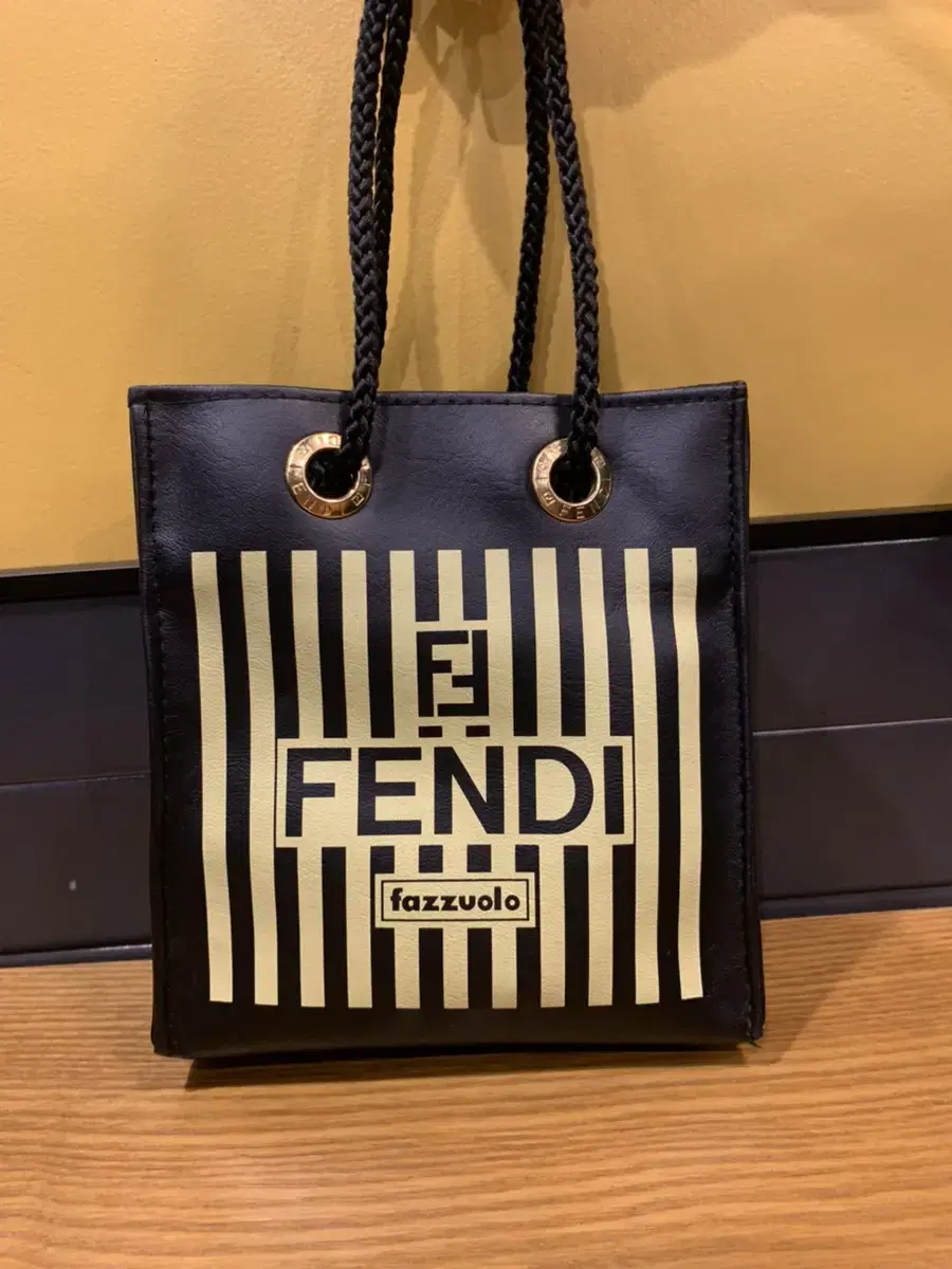 fendi fazzuolo 펜디 초레어 미니백 가격내림